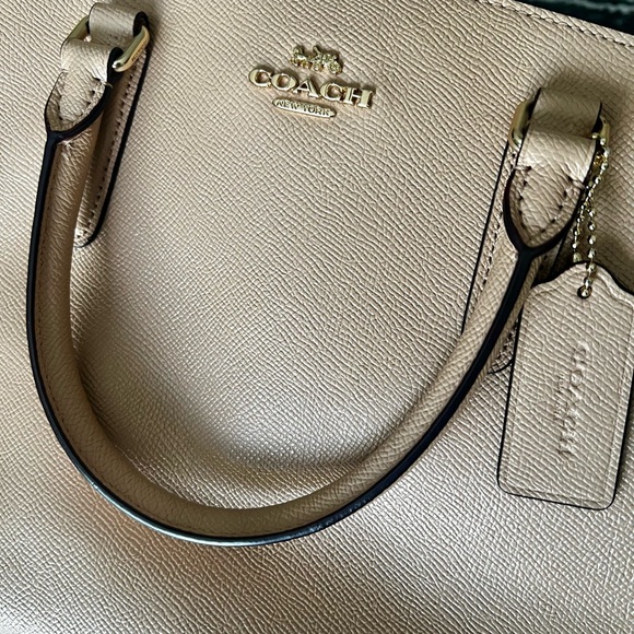 EUC Coach satchel bag and wristlet set…Soft Pink. Great bag. - Picture 2 of 14